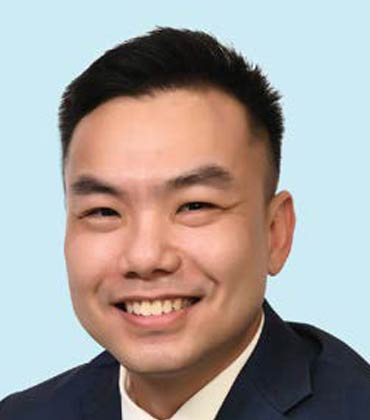 Dr. Christopher Leo